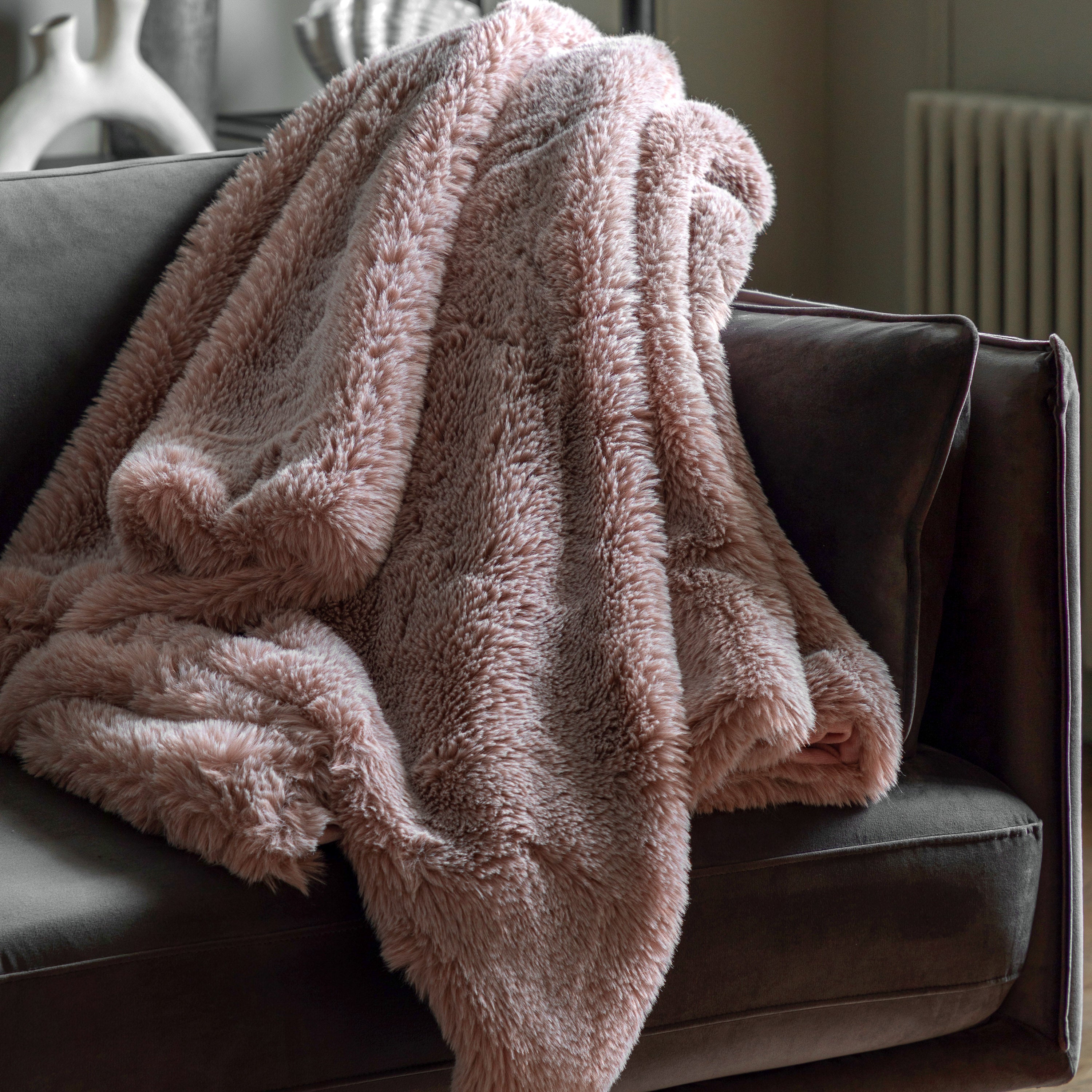 Hasker Mauve Faux Fur Throw